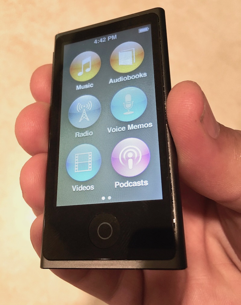 iPod Nano /img/2017/nano-held.jpg